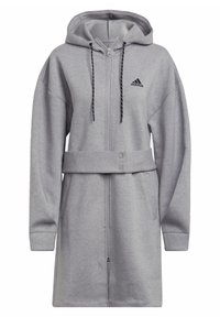 Robe sweat à capuche Adidas longue gris clair avec fermeture éclair, capuche, cordons noirs, poches latérales et ceinture à boutons-pression ajustable à la taille.