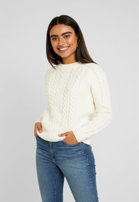 Vero Moda Petite VMPRIYA O-NECK BLOUSE - Strickpullover - pristine