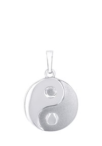 Silver yin-yang hänge med kontrasterande polerade och texturerade ytor, runda accenter. Inkluderar en slank ögla för hängning.