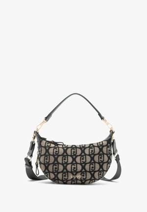 Ruda ir juoda kanvo žolės rankinė, pusmėnulio formos, su pasikartojančiu logotipu, auksinėmis detalėmis ir nuimama dirželiu.