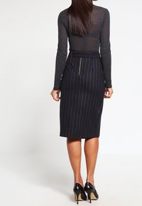Closet A-linjainen hame - black