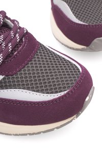 Woden SNEAKERS RIGMOR OPEN - Baskets basses - cherry