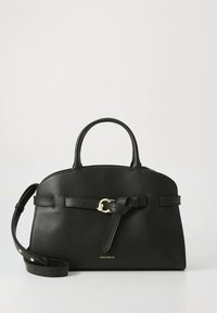 Zwarte leren handtas met afgeronde bovenkant, dubbele handvatten, verstelbare schouderriem, strikaccent en gouden hardware detail. Merklogo op de onderkant.