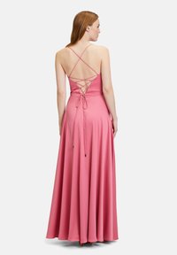 Vera Mont - Suknia balowa