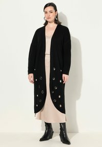 Ulla Popken Kofta - black
