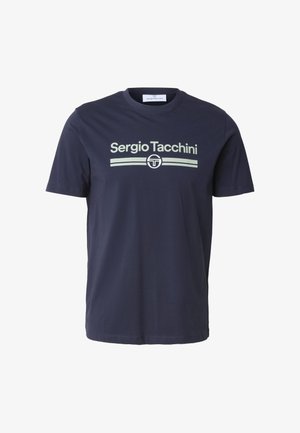 Camiseta de manga corta color azul marino con cuello redondo, con texto y logo "Sergio Tacchini" en blanco en el pecho.
