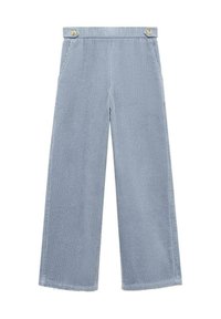 Pantaloni largi din corduroy, de culoare albastru deschis. Prezintă o textură cu rigle verticale, două buzunare frontale și două accente cu nasturi la talie.