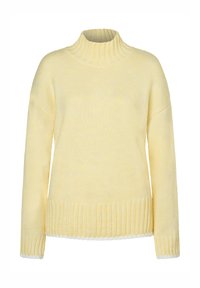 Geel gebreid sweater met een hoge geribbelde halslijn, verlaagde schouders en geribbelde zoom. Heeft een zachte textuur en contrasterende witte afwerking aan de randen.