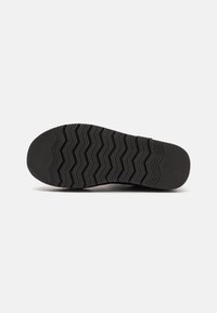 Even&Odd Wide Fit Botines bajos - black