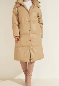Guess Vinterfrakke - beige