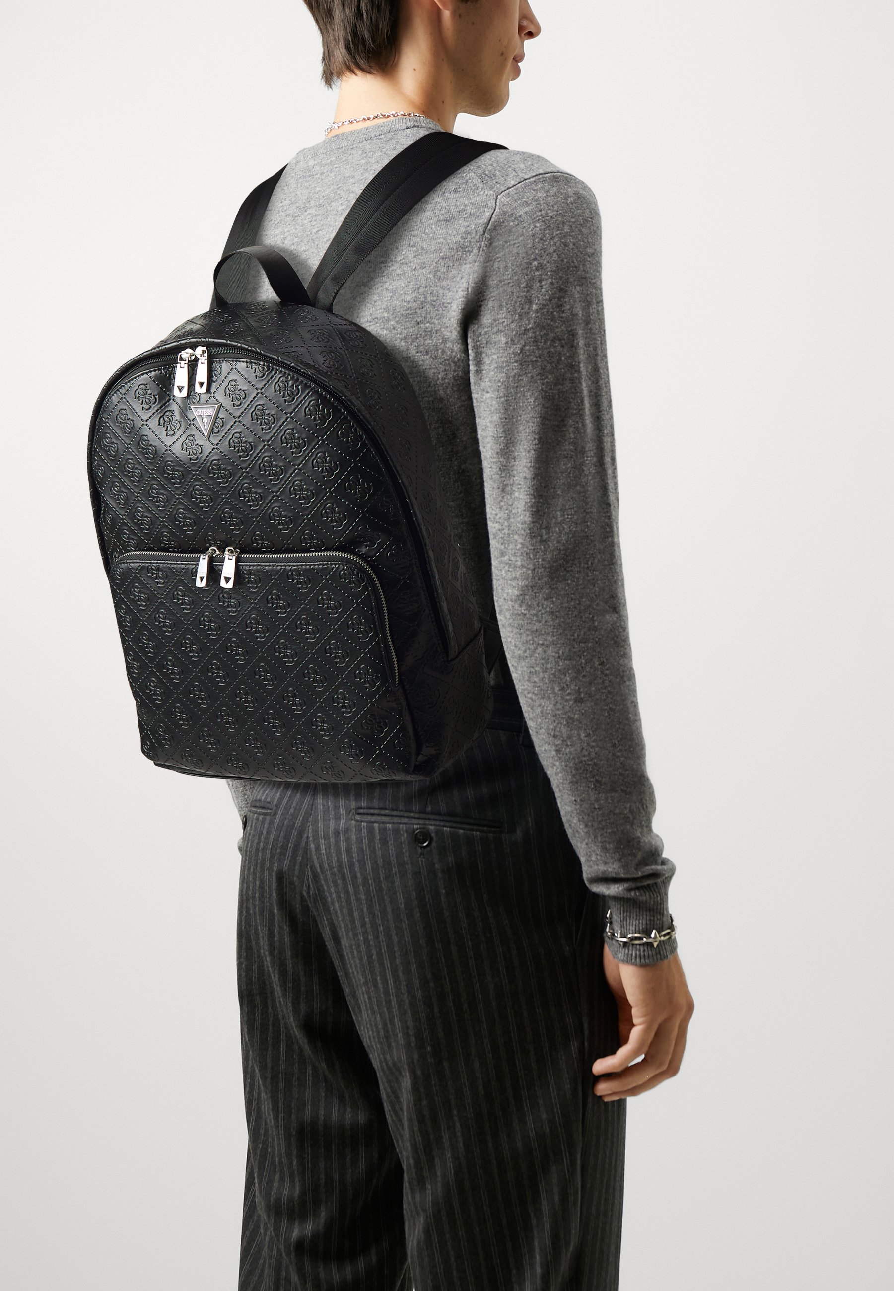 Compact Backpack Sac A Dos Guess Noir Noir Zalando Sac Ã Dos  display picture 1