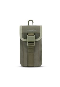 Custodia per telefono verde khaki realizzata in tessuto resistente. Presenta una chiusura a pattina, una fibbia regolabile e una clip posteriore per il fissaggio. Dettaglio a motivo esagonale.