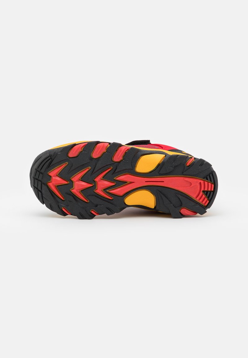 HI-TEC BLACKOUT LOW UNISEX - Hiking shoes - red/black/yellow  display picture 1