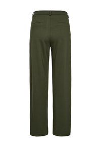 Olijfgroene broek met hoge taille, rechte pijpen, twee achterzakken en gestikte details langs de tailleband.