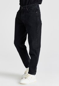 SIKSILK Jeans Tapered Fit - black
