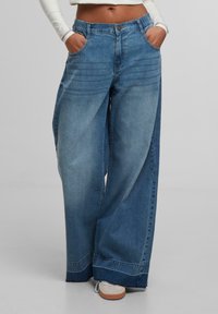 Urban Classics WIDE LEG - Kavbojke na trapez - mid deep blue washed