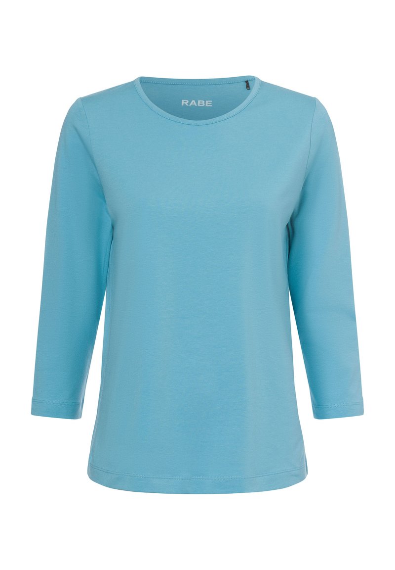 Helles blaues Langarmshirt aus weichem Stoff, mit Rundhalsausschnitt und geradem Schnitt. Markenlabel "RABE" am Kragen.