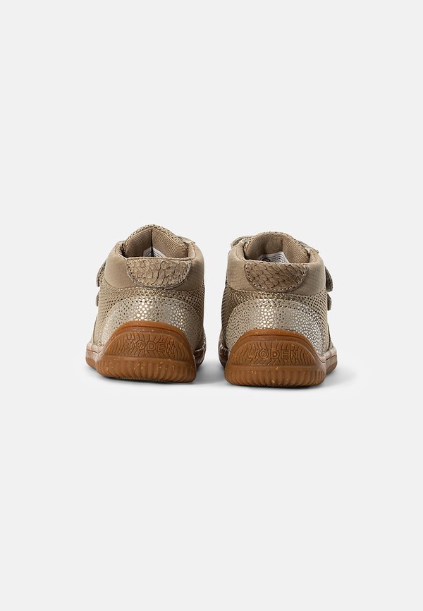 TRISTAN PEARL – Klettschuh – grau