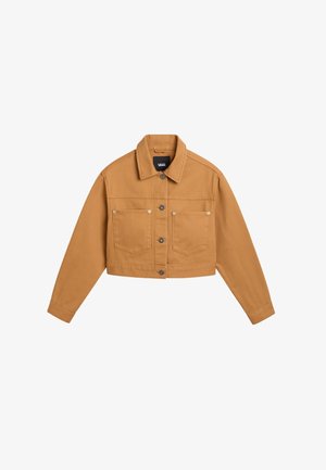 Krátká džínová bunda v barvě hořčice, s klasickým límcem, zapínáním na knoflíky vpředu, dvěma náprsními kapsami a dlouhými rukávy s knoflíkovými manžetami.