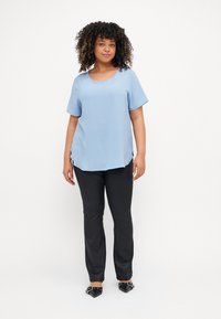 ONLY Carmakoma CARVICA LIFE NOOS - Bluse - light blue