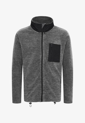 Grijze fleece jack met een hoge kraag, zwarte ritszak op de borst, trekkoord onderaan en gestructureerde stof. Voorzien van lange mouwen en een voorsluiting met rits.