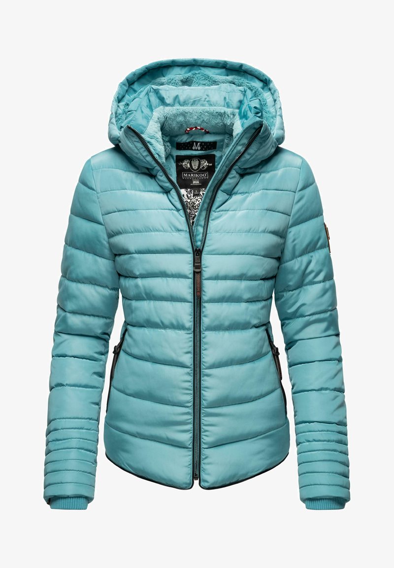 Turkusowa kurtka puchowa z odpinanym kapturem, pikowany design, dwa boczne zamki błyskawiczne i miękka podszewka wewnętrzna. Posiada logo na rękawie.