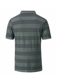 Pasiasty polo w ciemnozielonym i szarym kolorze. Posiada kołnierzyk, krótkie rękawy oraz miękką, teksturowaną tkaninę z kontrastującymi paskami.