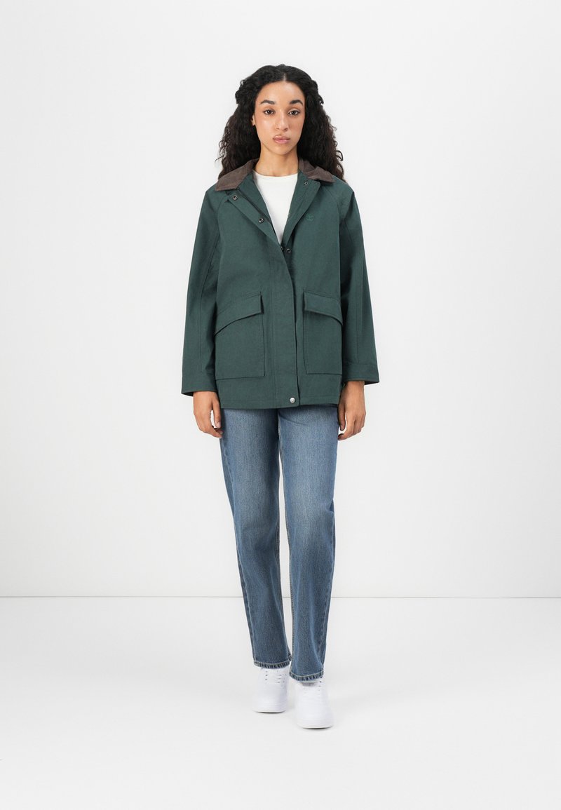 Timberland WATERPROOF BARN COAT - Vodotěsná bunda - green gables