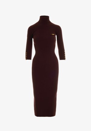 Rippendes, burgunderfarbenes Langarmkleid mit hohem Ausschnitt, versehen mit einer Seitentasche und goldenen Knopfakzenten an den Ärmeln.
