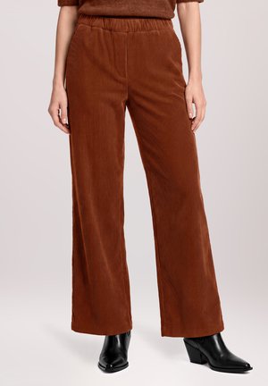 Betty & Co, BETTY & CO MIT WEITEM BEIN SCHLUPFHOSE - Pantalon classique - braun