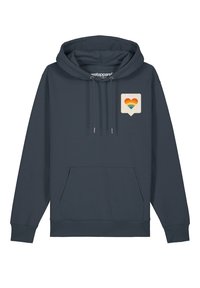 Navy blue hoodie van zacht materiaal, met een voorzak in kangoeroe-stijl en een tekstballon grafiek met een regenboog hartontwerp.
