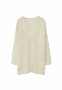 Beige gebreide trui met een V-hals, driekwart mouwen, geribbelde boorden en zoom, met een structuurafwerking en een losse pasvorm.