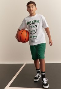 Next RELAXED FIT-SHORT SLEEVE SET - Trainingsbroek - white green skate of mind