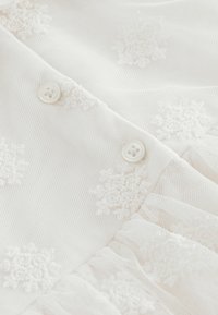 Next CHRISTENING BLOOMER REGULAR FIT - Denné šaty - ivory white