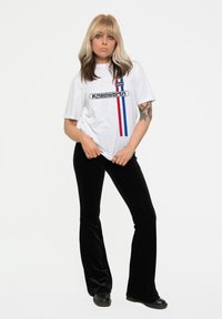 Paradiso Clothing KNEBWORTH VERTICAL STRIPE - Print T-shirt - white