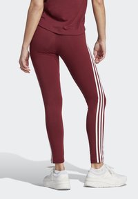 adidas Sportswear ESSENTIALS 3 STRIPES LEGGINGS - Pajkice - shadow red/white