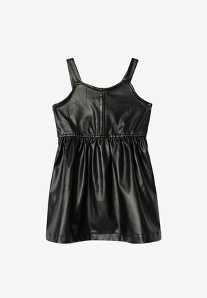 Robe sans manches en simili cuir noir avec un corsage ajusté et une jupe froncée, dotée de larges bretelles et d'une finition lisse et brillante.