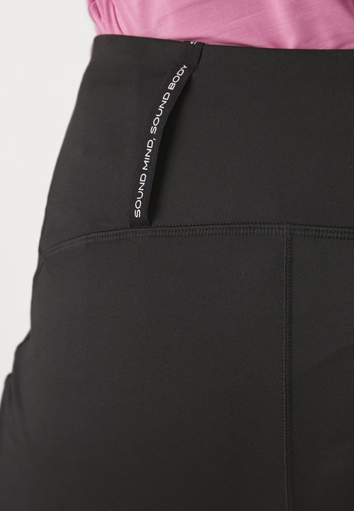 ASICS Road High Waist 8in Sprinter — photo 6