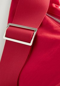 Next LARGE SLING - Skuldertasker - red