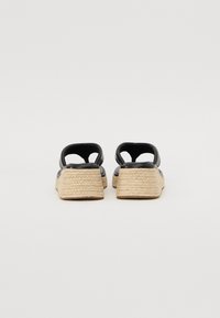 RAID SARA - Sandaler m/ tåsplit - black