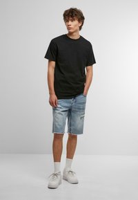True Religion RICKY SN FLAP RAW  - Jeansshort - blue