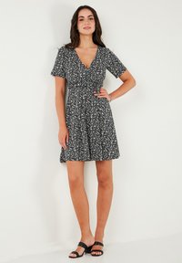 LELA REGULAR FIT - Vapaa-ajan mekko - black