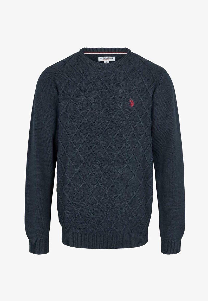 Pull bleu marine col rond avec motif en maille en losange et petit logo rouge brodé sur la poitrine, manches longues, poignets et ourlet côtelés.