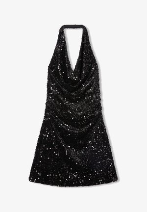 Abito halter nero con paillettes, caratterizzato da un profondo scollo a cappuccio e un corpetto aderente che si allarga leggermente all'orlo.
