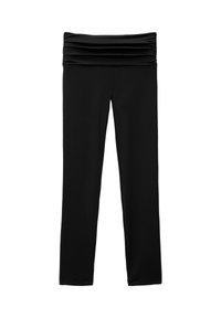 Fekete leggings rugalmas anyagból, összehúzott magas derékkal, karcsú fazonnal és sima textúrával. Nincs minta vagy fém kiegészítő.