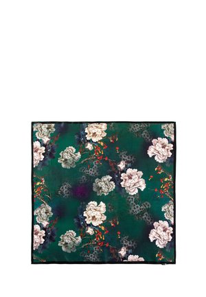 Sciarpa floreale multicolore con uno sfondo verde scuro, adornata da grandi peonie bianche e delicati accenti di foglie rosse e blu. Tessuto morbido.