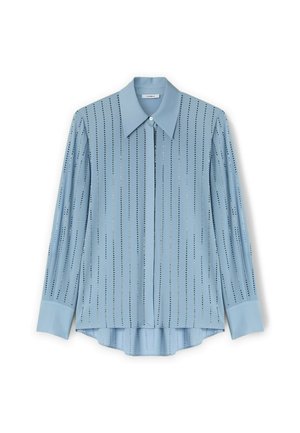 Lichtblauw langemouwen shirt van gladde stof, voorzien van verticale strepen met kleine decoratieve uitsparingen en een klassieke kraag.