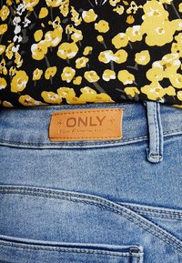 ONLY Vaqueros pitillo - light-blue denim