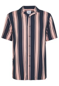 Camisa de botón de manga corta con rayas verticales en azul marino y rosa, cuello con muesca y cinco botones negros en la parte delantera.