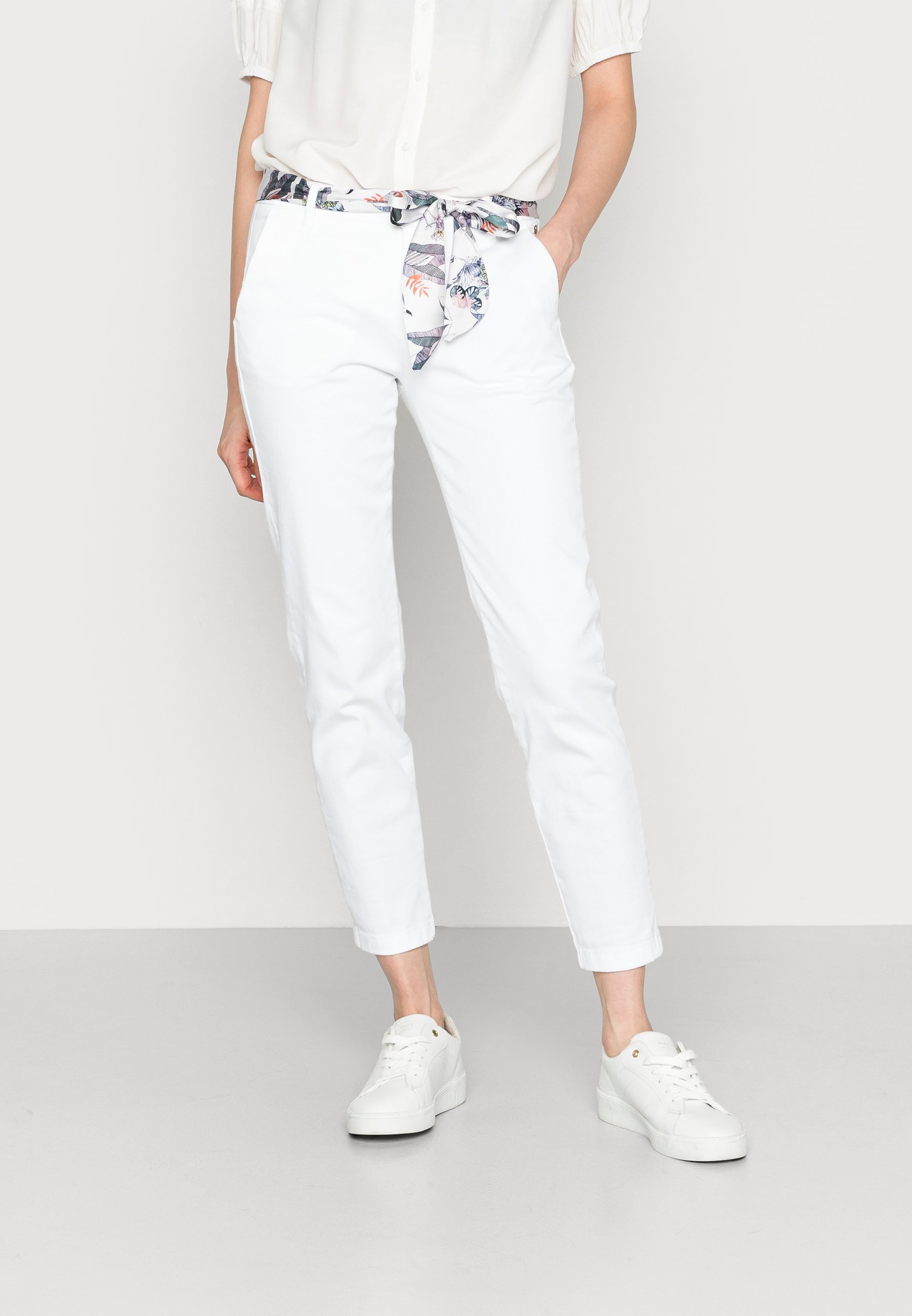 Low stock CLAUDIA FELICITA - Straight leg jeans - bright white  6FR21A04P-A11 wholesale price free shipping -ppkl.menlhk.go.id